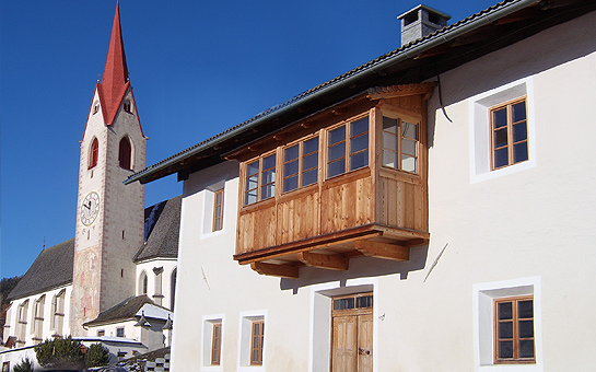 the Innermoar farm with the church of Aufkirchen